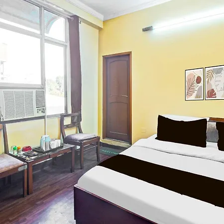 Hotel O Hathroi Market Near Dhuleshwar Garden